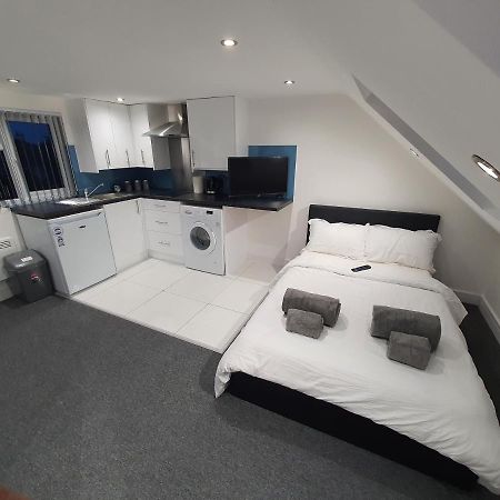 Hotel New Self Contained Flat,In Hayes, Free Parking Northolt  Exterior foto